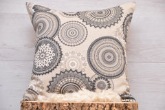 Mandalakissen "Black Zen" mit Kapokfüllung